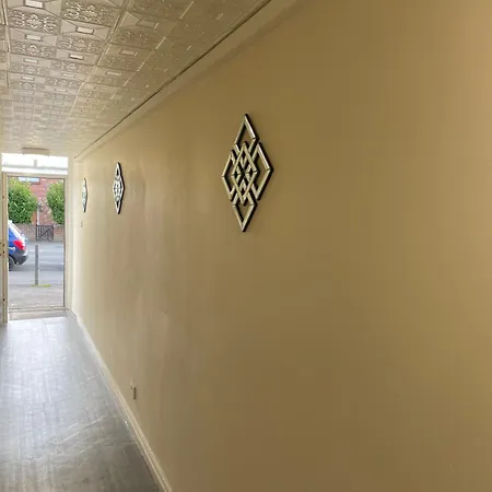 2 Bedroom Apartment On Suite Bathroom, Southmead Bristol Exterior photo