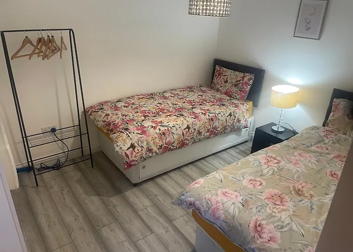 2 Bedroom Apartment On Suite Bathroom, Southmead Bristol